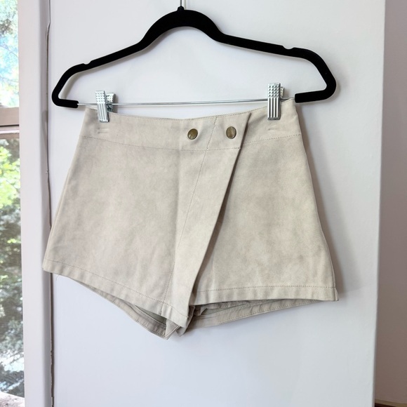 New Free People Emmy Vegan Suede Mini Skort in Ivory We The Free 0 - Picture 6 of 10